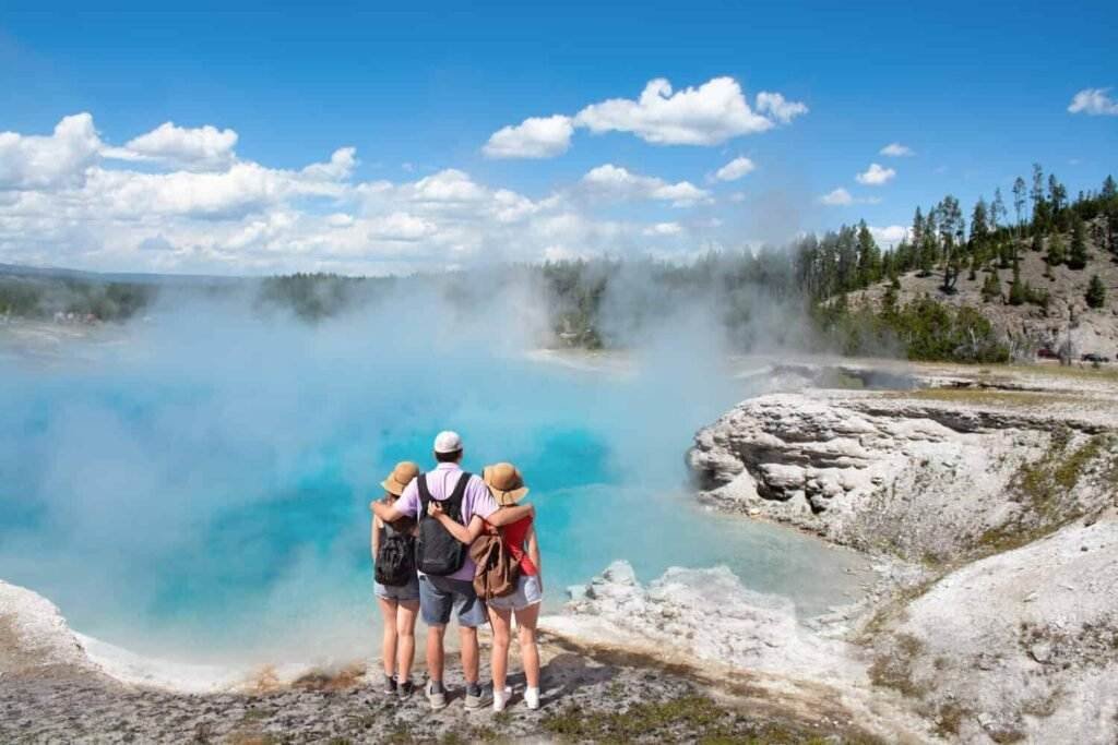 7 Epic Reasons Why Yellowstone National Park is the Ultimate Family Vacation Destination for 2023