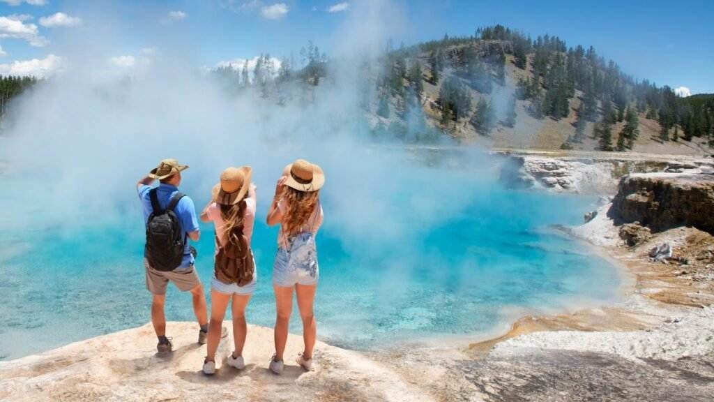 7 Epic Reasons Why Yellowstone National Park is the Ultimate Family Vacation Destination for 2023