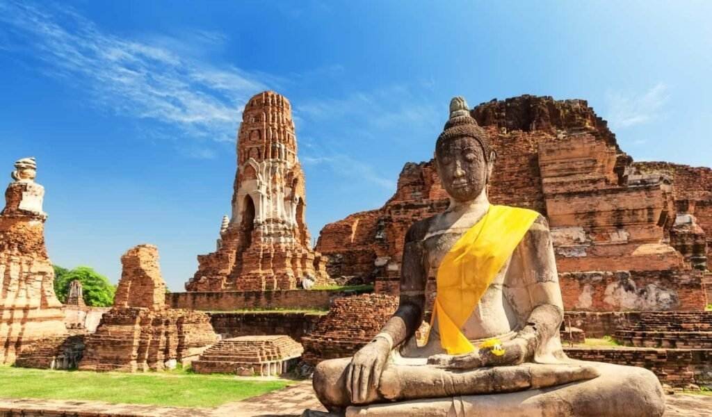 Explore Hidden Gems: Maximize Your Adventures on a Budget!