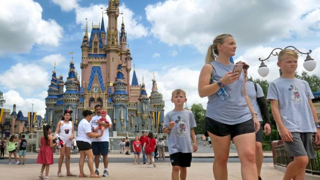 How to Maximize Enchanting Experiences with Walt Disney Vacation Packages