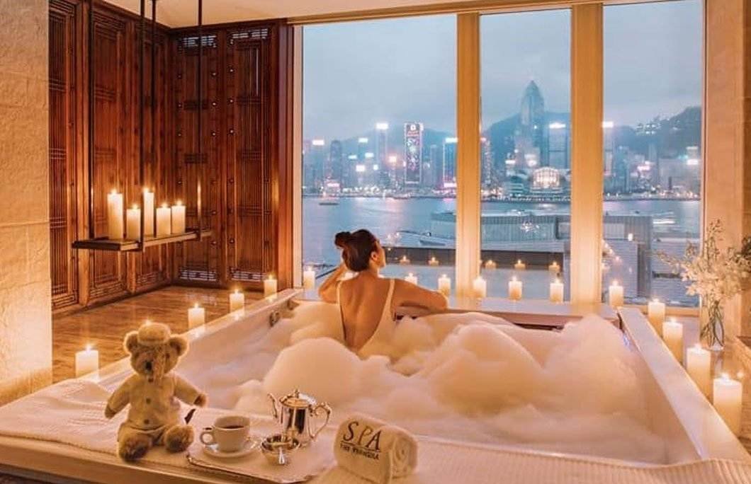 10 Secrets To A Luxurious Romantic Retreat Without The Price Tag