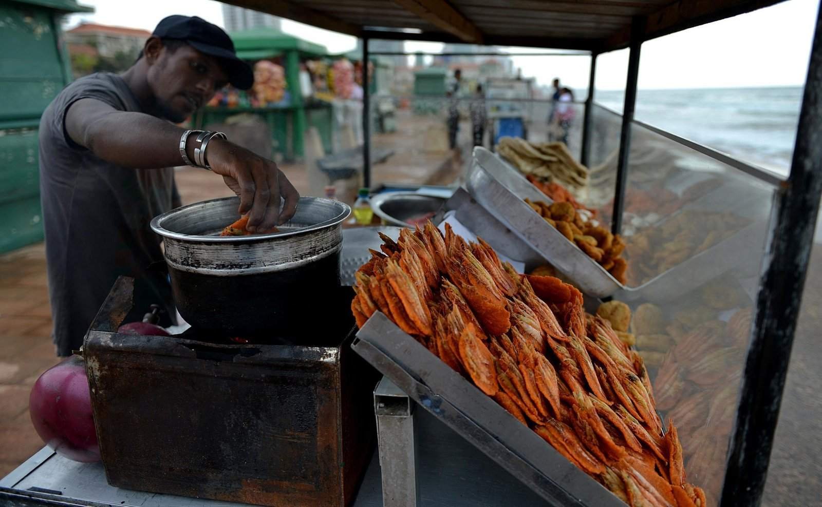 5 Must-Try Street Foods: Dive Into Deliciousness For Just Pennies